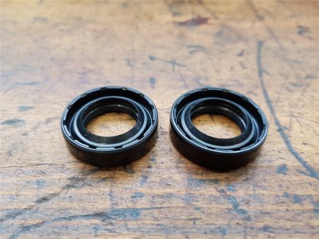 2 x Wellendichtring Seal für Tuff Torq Hydrostat Getriebe Achsen 19 32 8 mm K 46