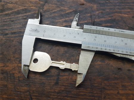 Preview: Original MTD Wolf Scooter Cart Zündschlüssel Schlüssel Rasentraktor Expert GLX