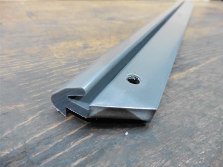 Preview: original Husqvarna Schürfleiste ST121E ST151 ST111 ST131 PR111 PR621 Schneefräse