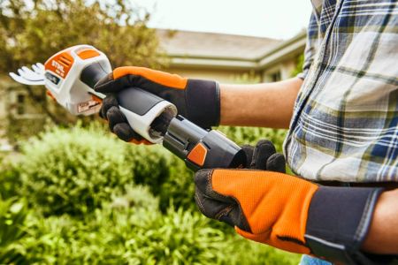 STIHL HSA 26 Akku Strauchschere Set inkl. Akku & Ladegerät Heckenschere