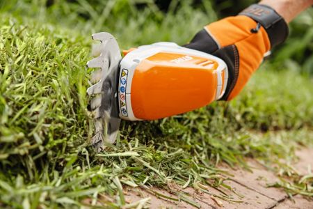 STIHL HSA 26 Akku Strauchschere Set inkl. Akku & Ladegerät Heckenschere