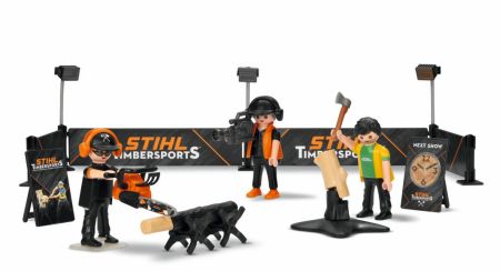 Zwei Playmobil Figuren mit STIHL Motorsäge und Axt beim TImbersports Wettbewerb