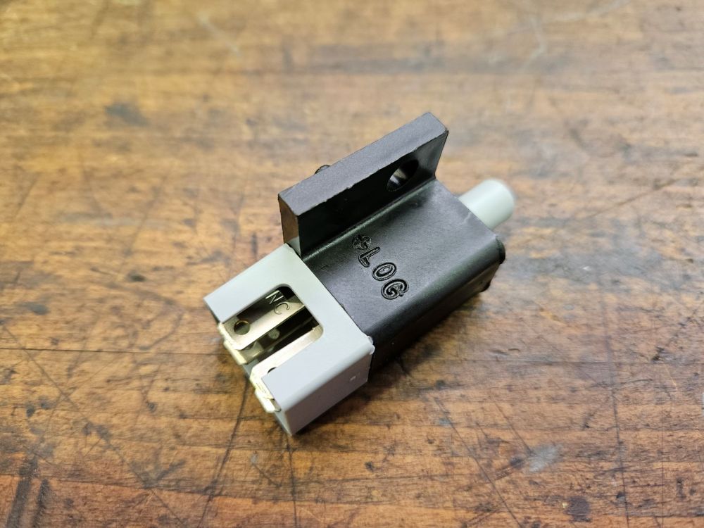 original MTD Sicherheitsschalter 725-04363 Fangkorb Bremspedal WOLF Cub Cadet