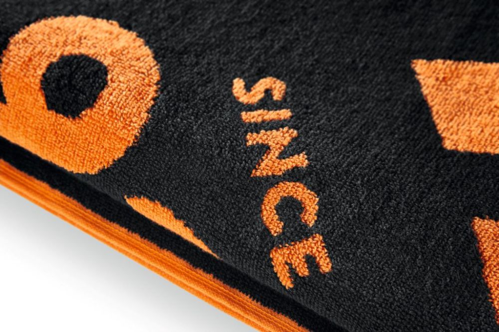 STIHL Strandtuch mit Logo "Legendary Performance" Handtuch