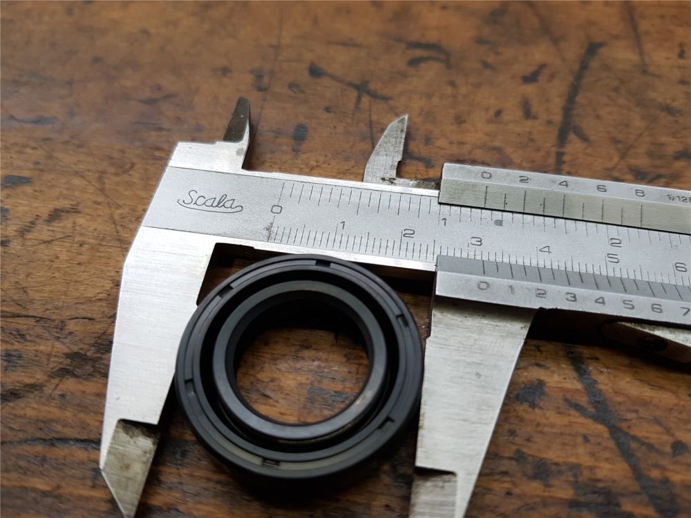 2 x Wellendichtring Seal für Tuff Torq Hydrostat Getriebe Achsen 19 32 8 mm K 46