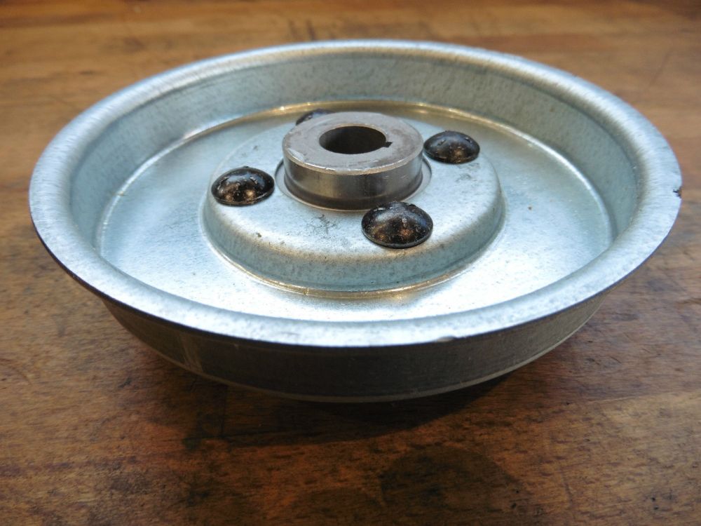 Antriebsscheibe Flansch für Reibrad Schneefräse Aufsitzmäher John Deere Snapper