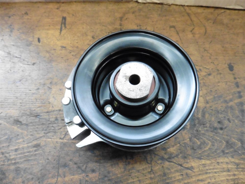 orig John Deere Magnetkupplung Mähwerkeinschaltung Elektrokupplung STX AM121972