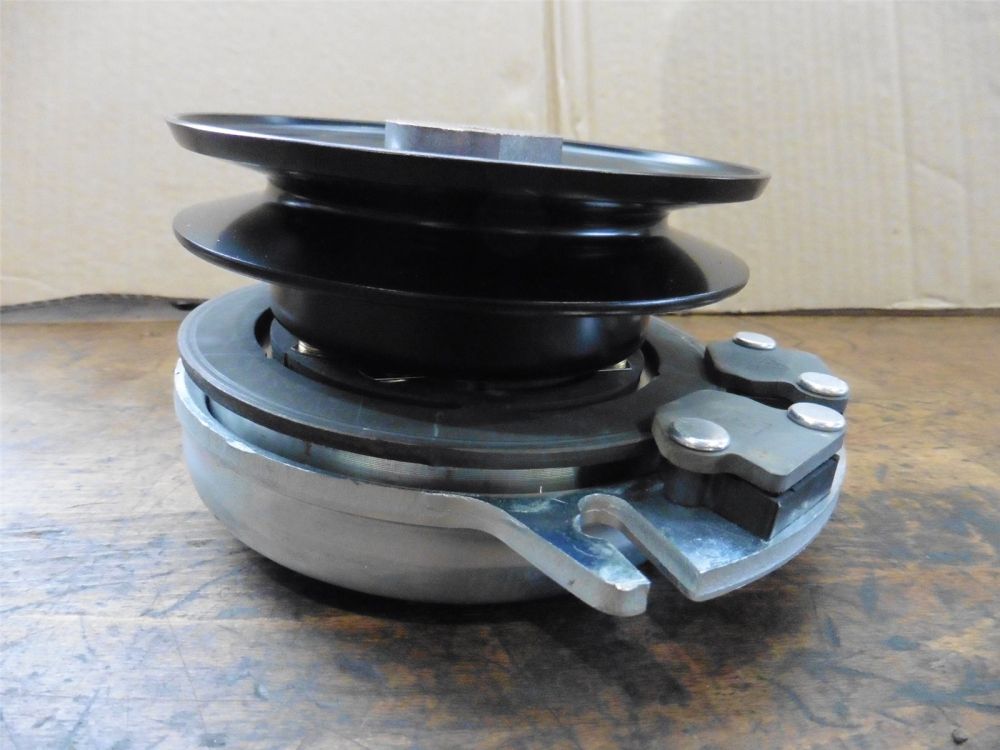 orig John Deere Magnetkupplung Mähwerkeinschaltung Elektrokupplung STX AM121972