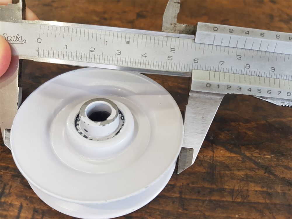 Umlenkrolle Spannrolle Riemenscheibe MTD Keilriemen V Typ Metall Lager 67 mm