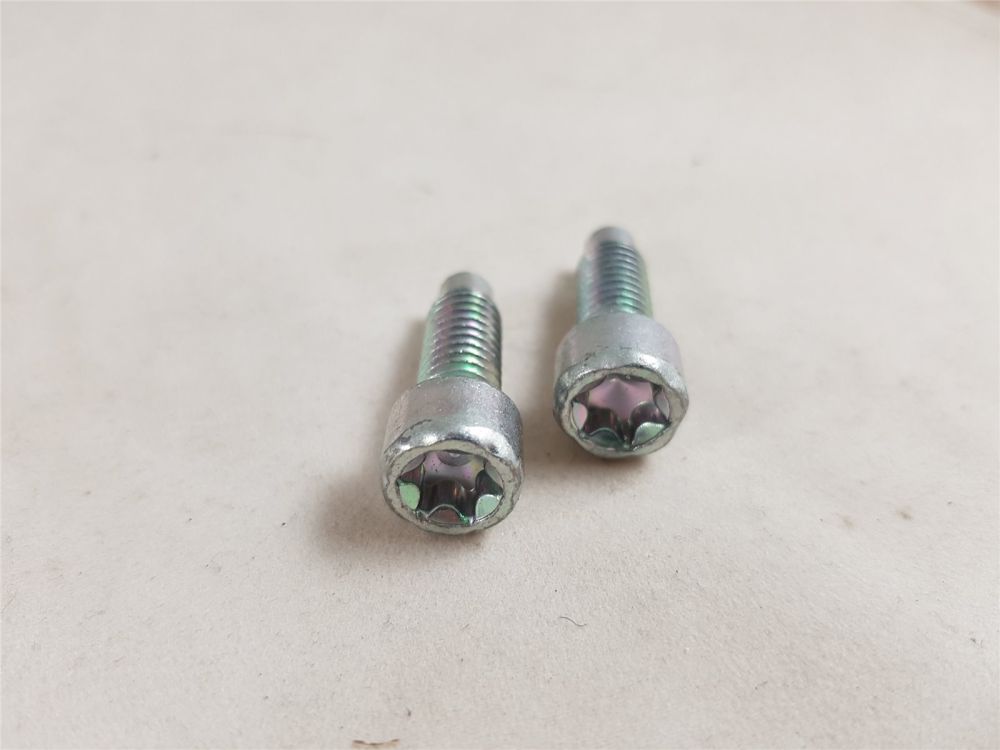 original Briggs & Stratton Schrauben Auspuffkrümmer Motorlüfter L: 213mm 698941