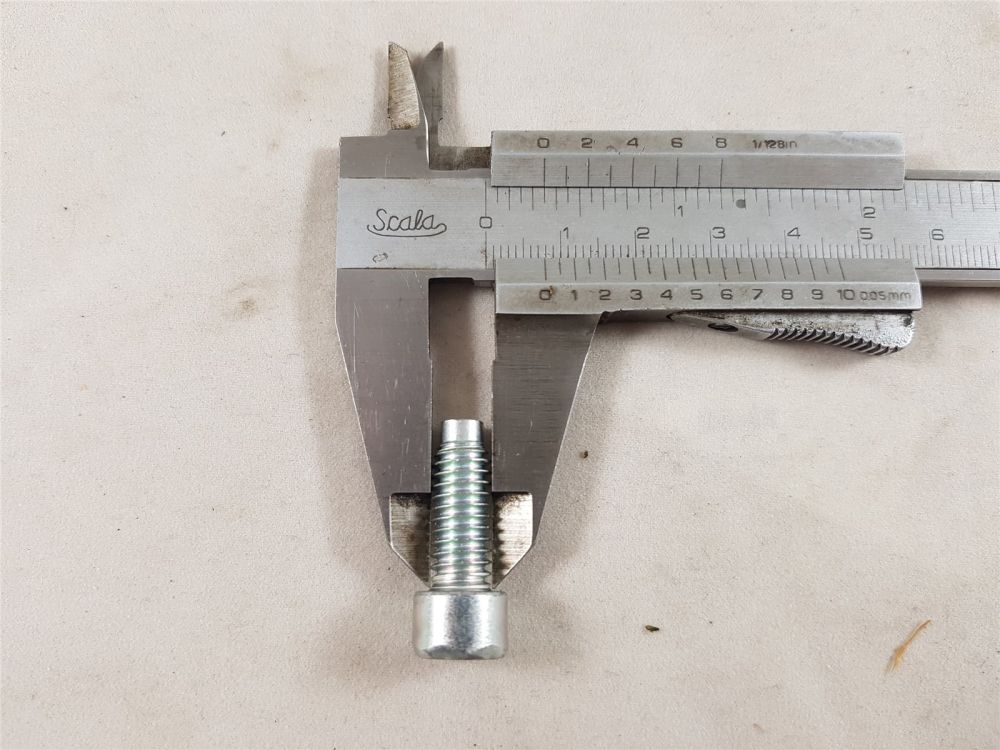 original Briggs & Stratton Schrauben Auspuffkrümmer Motorlüfter L: 213mm 698941